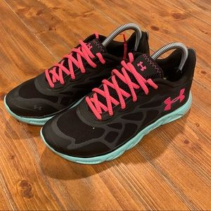 Under Armour Spine Venom Women’s Size 7.5 Running Shoes Athletic Sport Sneakers